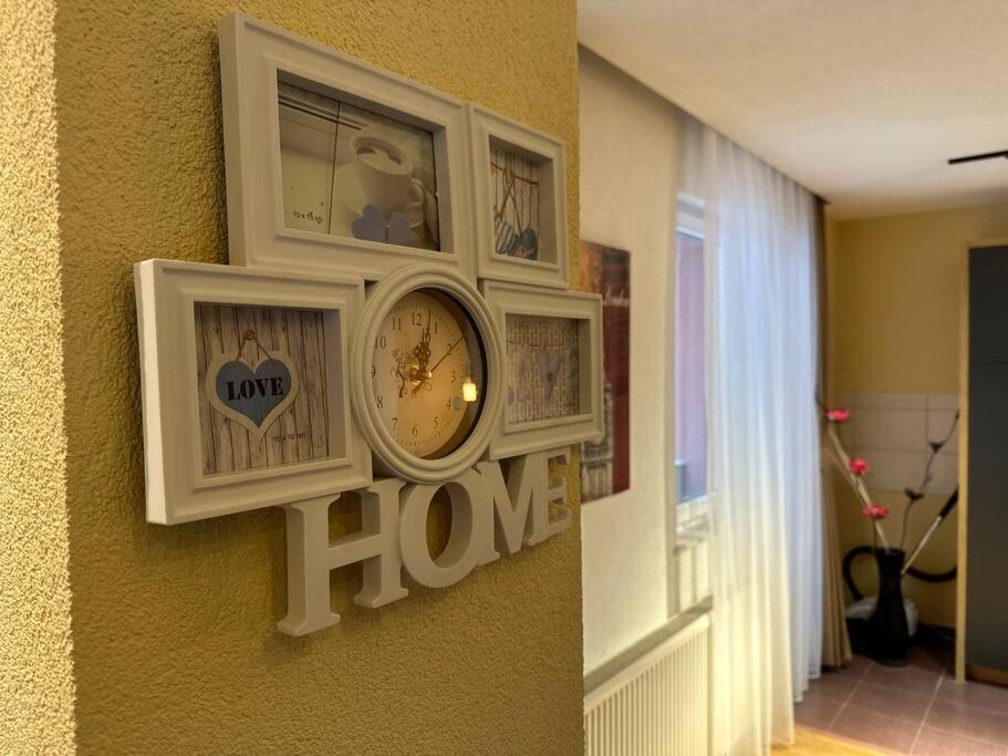 Ora-Prn,Peaceful Central Apartment พริสตีนา ภายนอก รูปภาพ